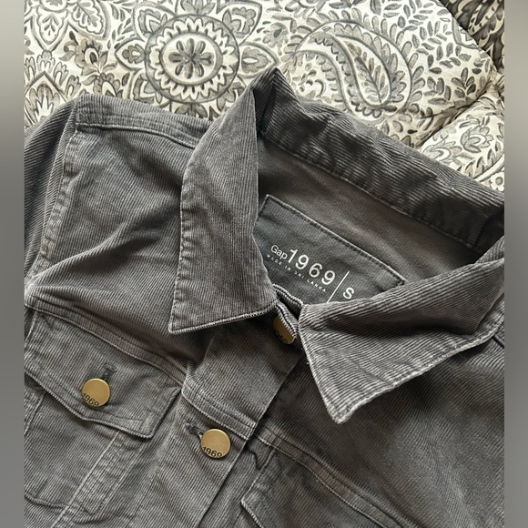 Gap Women’s Vintage Dark Wash Ribbed Jean Jacket, Size Small - Picture 2 of 4